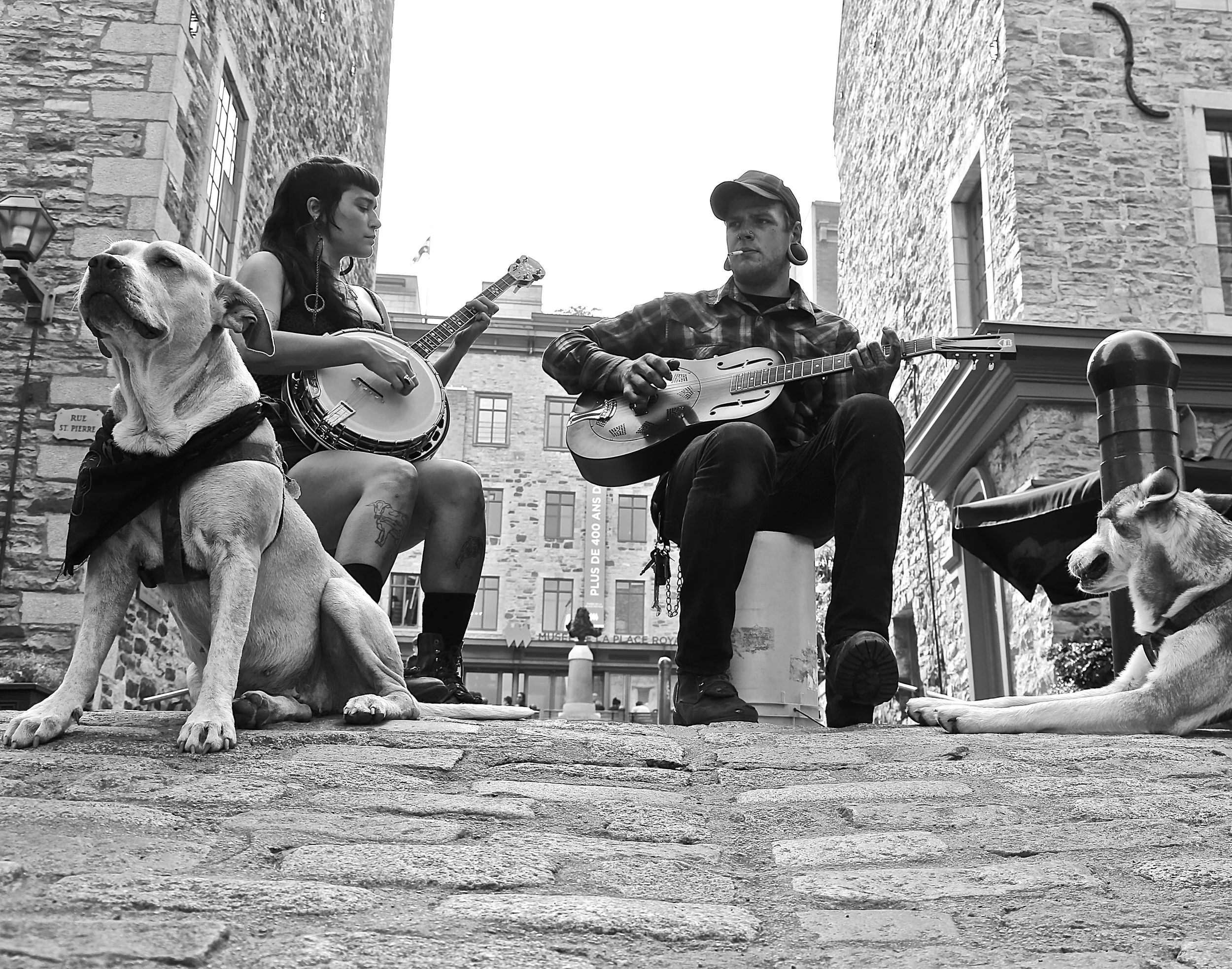 Worn Out Porch is a country blues and ragtime variety band whose unique sound is deeply influenced by stylings of the 1920s. Members include Hank Isabelle on resophonic guitar/vocals and Hannah Waltz on tenor banjo/vocals. This pair found their way to each other after playing in various bands over the years. 