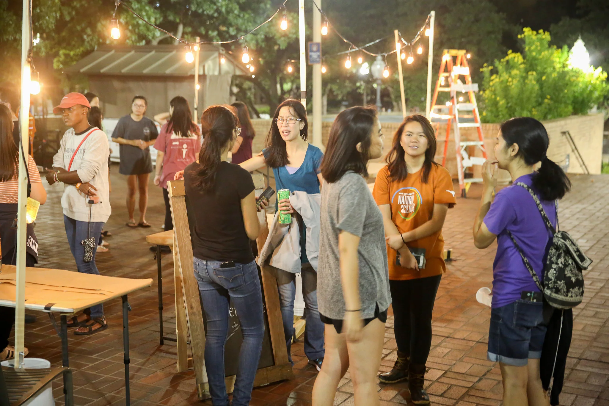 Lights, Churros, Hangout, and More at "Cafe De Koin"