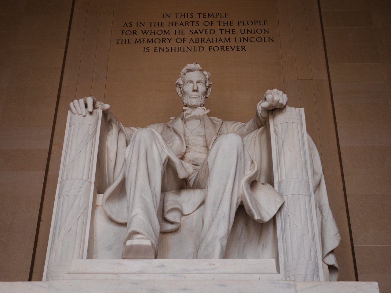 LINCOLN (ONLINE)-1.jpg