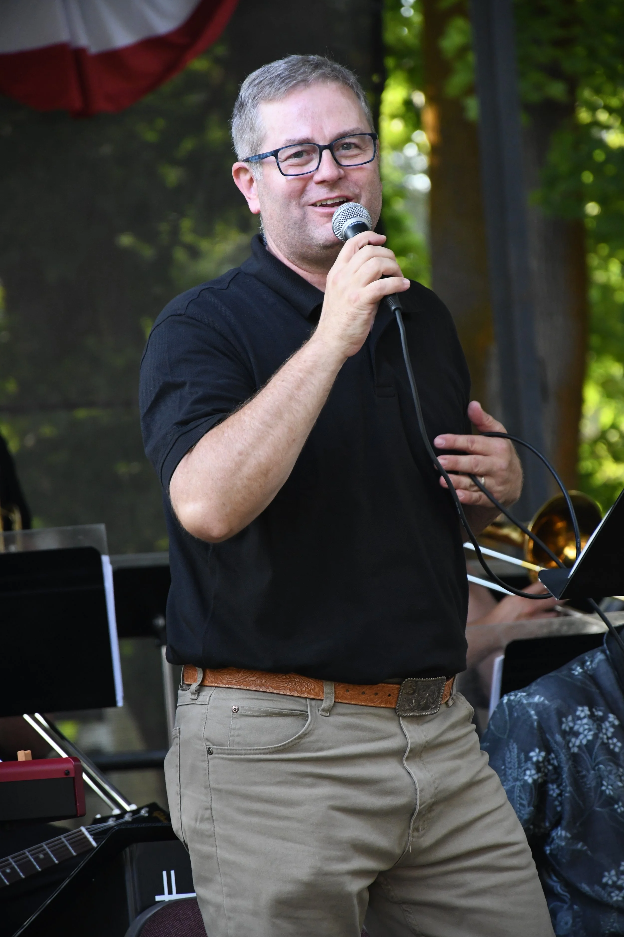 TimSoreySinging-Alexandra Gamache.jpg