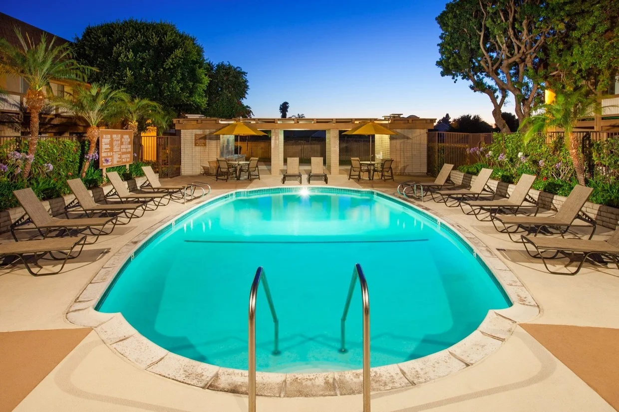 huntington continental huntington-beach-ca-pool.jpg