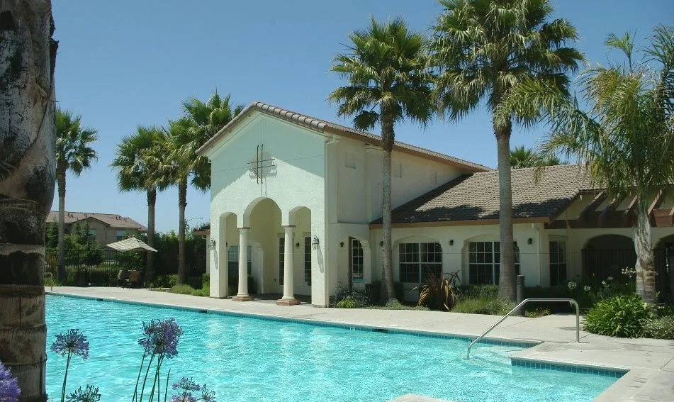palm court pool.jpg