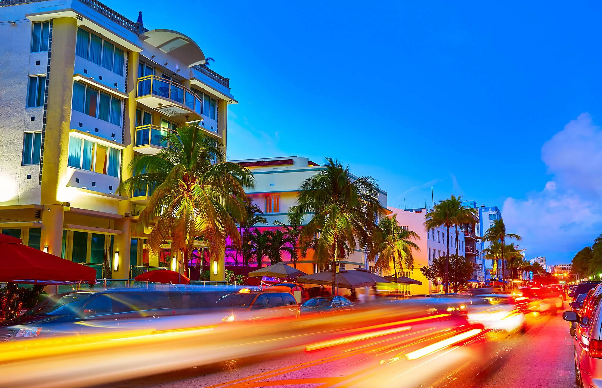 florida-miami-south-beach-ocean-drive-art-deco-nightlife.jpeg
