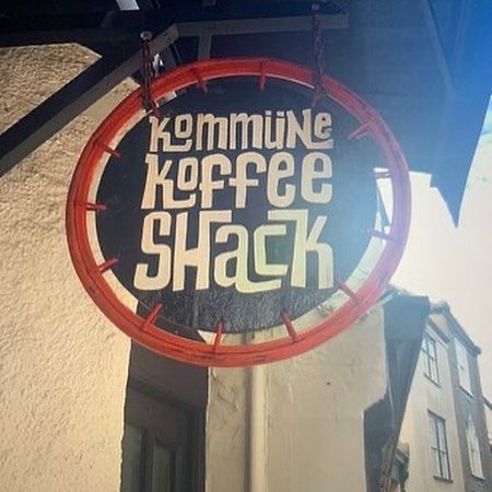 🌞 12-3pm today @kommunekult TOTNES 
Funk, soul, jazz, reggae breakbeats #nuggets #donuts #beats #breakbeat #perfectbeat #samples #originals #coffee #totnes #thenarrows #djculture #KOMMUNE #CAFE #COFFFESHOP