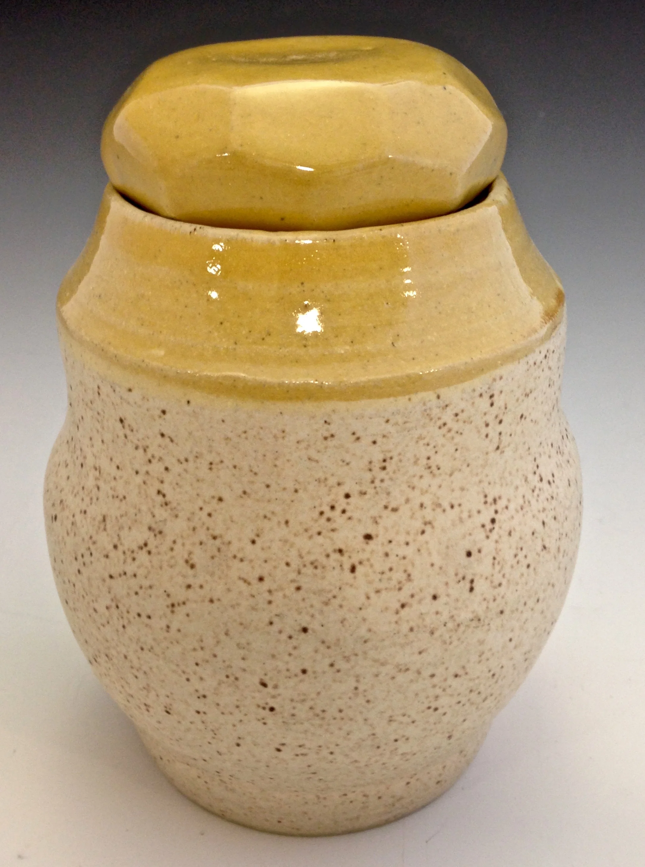 Beige Jar (ceramics - 5’’ x 5’’ x 6’’) - Alex Evenchik