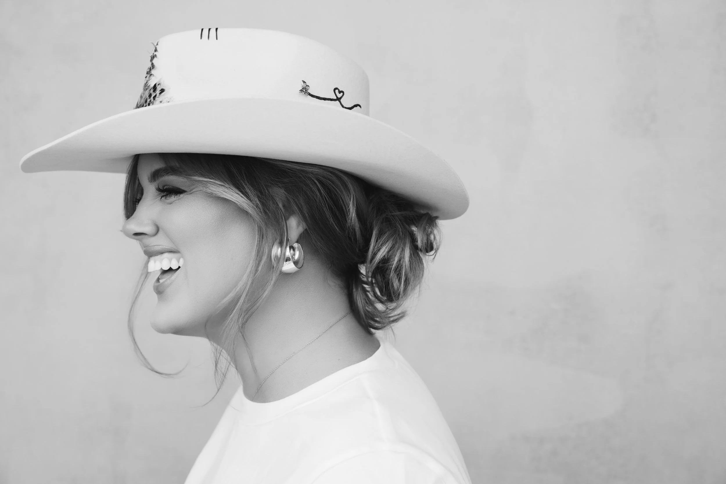cowgirl-chic-portrait-photoshoot.jpg