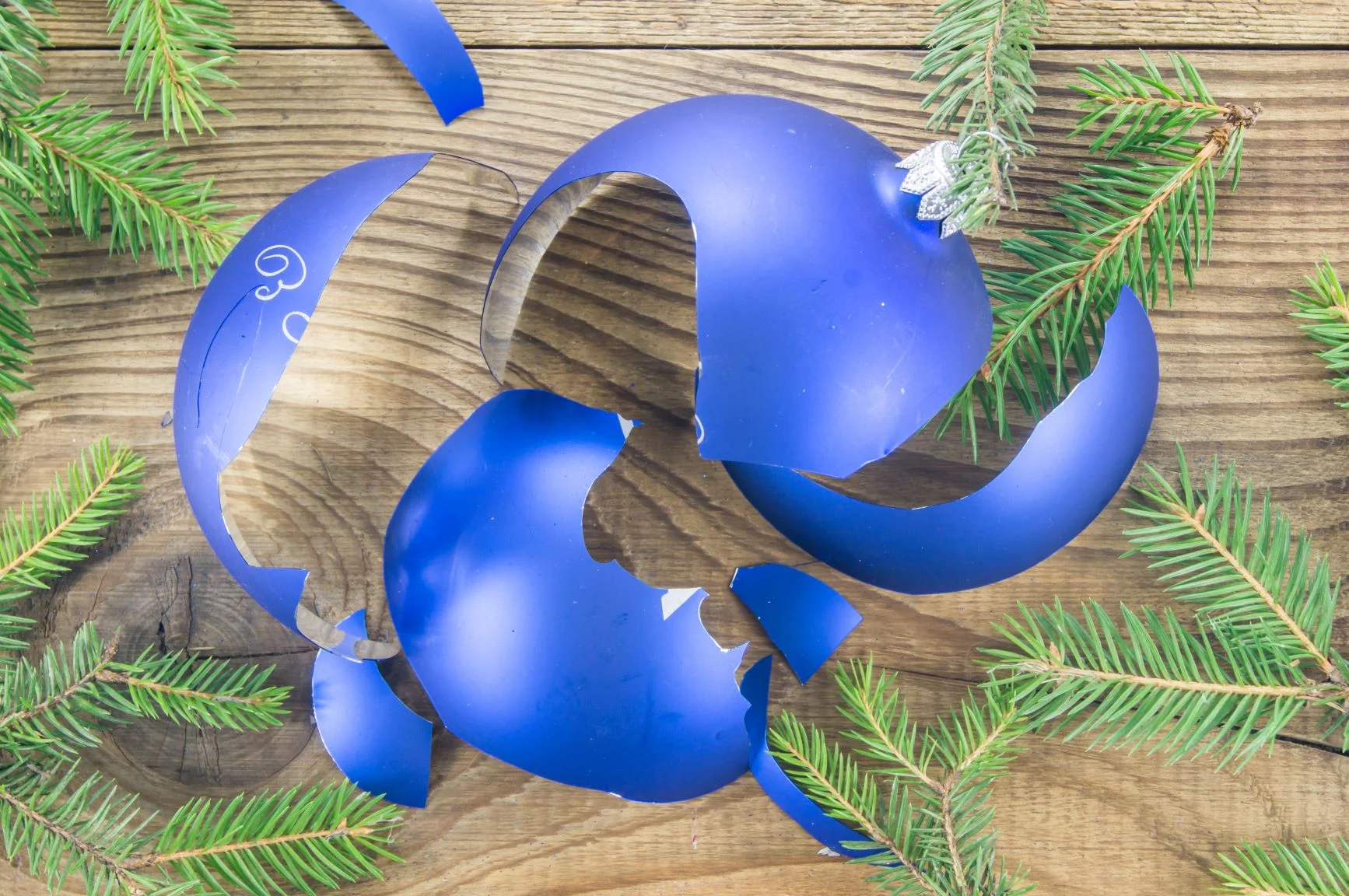 Broken-ornament.jpg