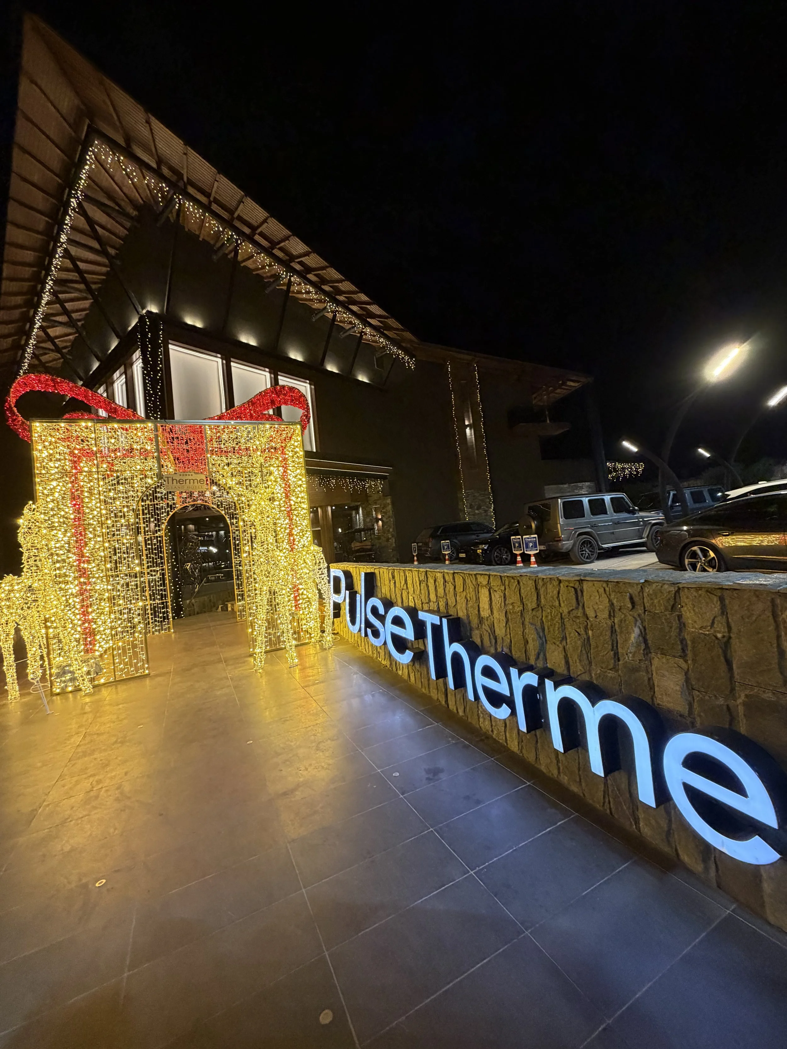 entrance to pulse therme spa bansko bulgaria