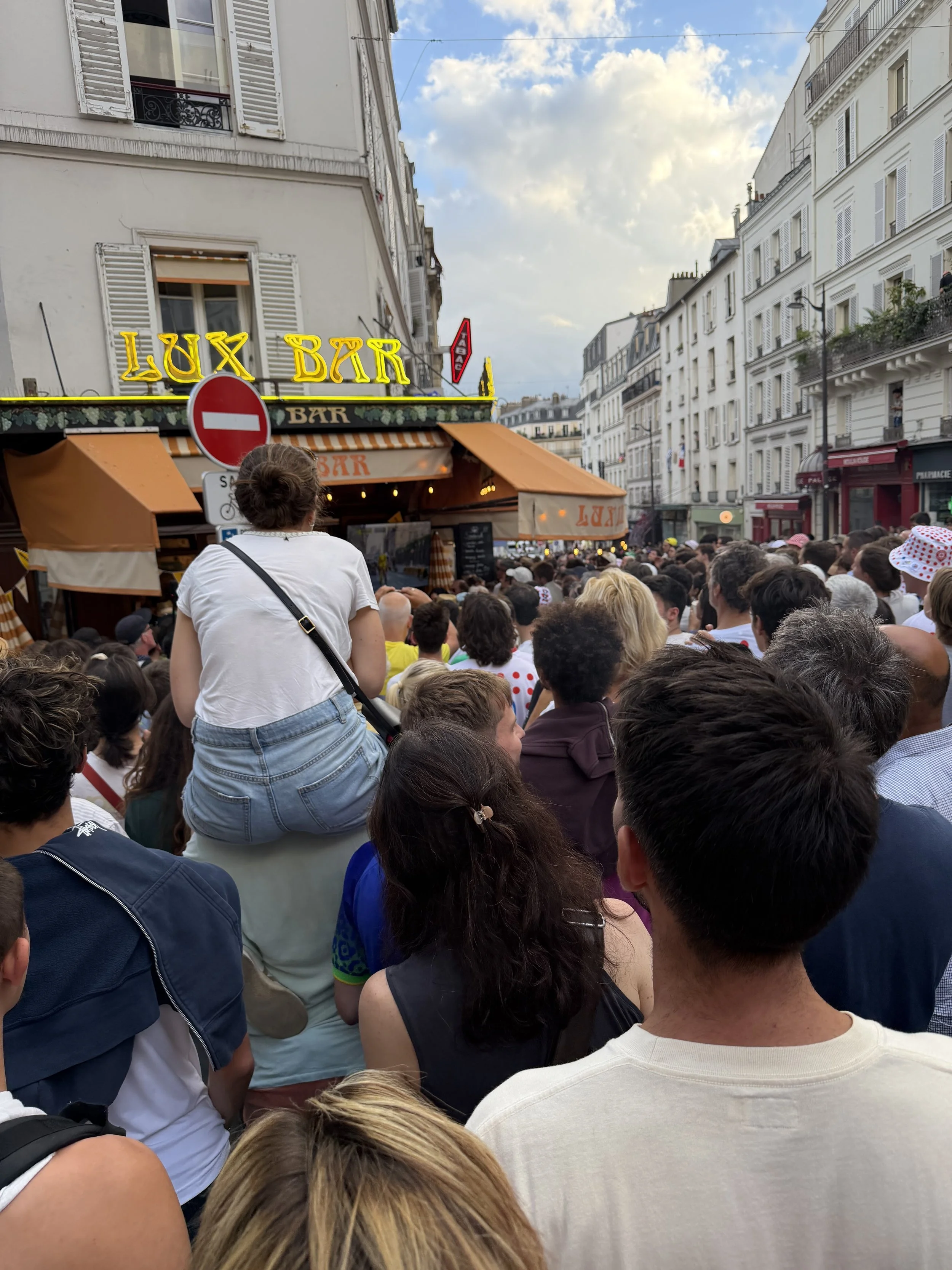 Watching the tour de france in paris
