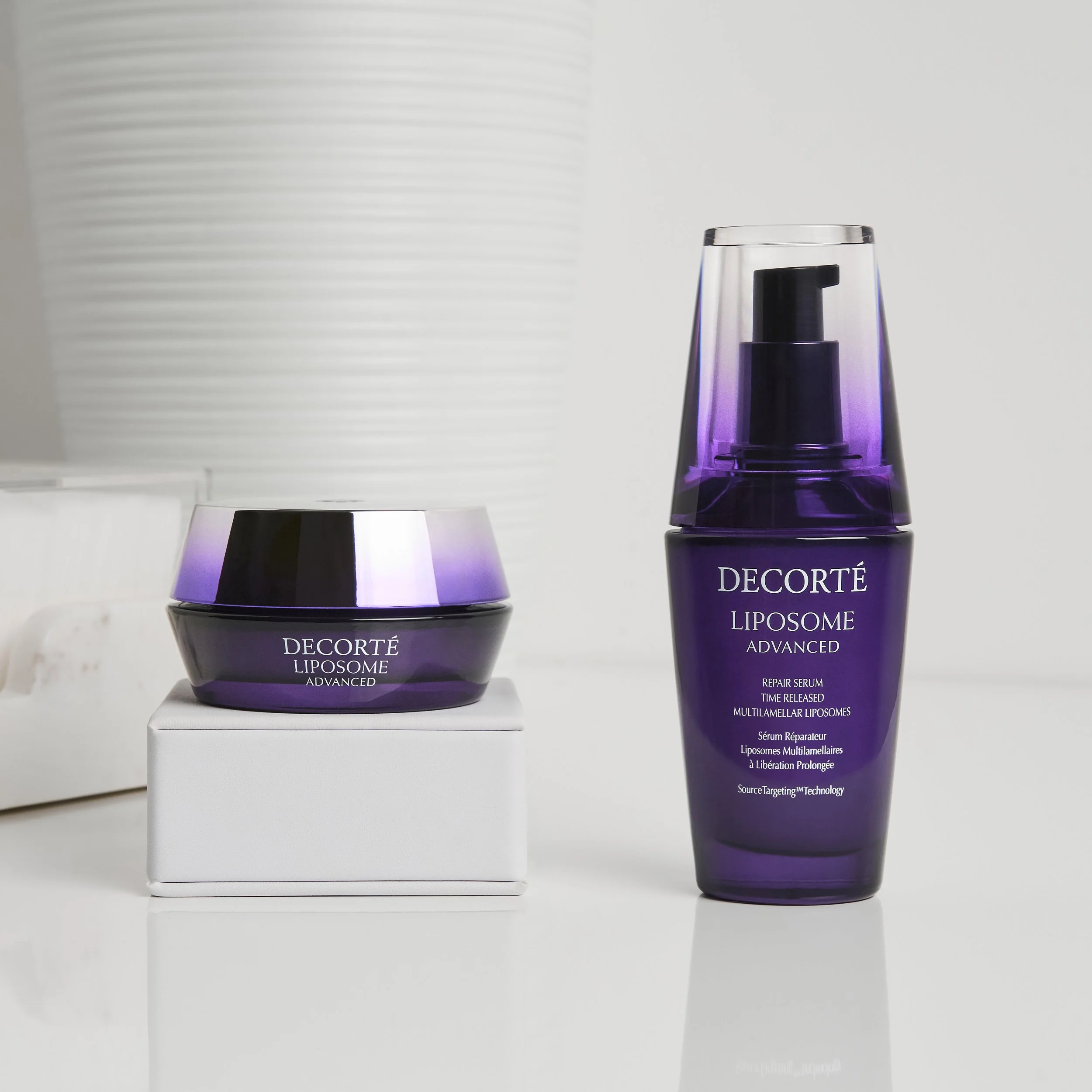 Decorté Fragrance1144_Lifestyle 1_V2.jpg