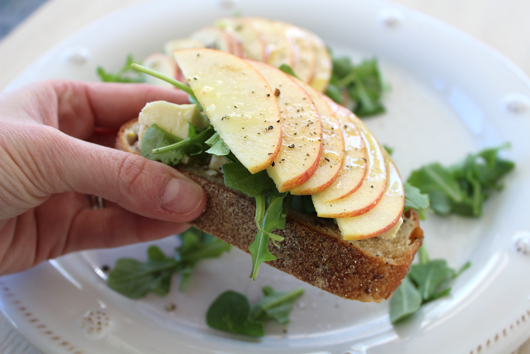 Apple, Brie, Arugula Open Sandwich 3.png
