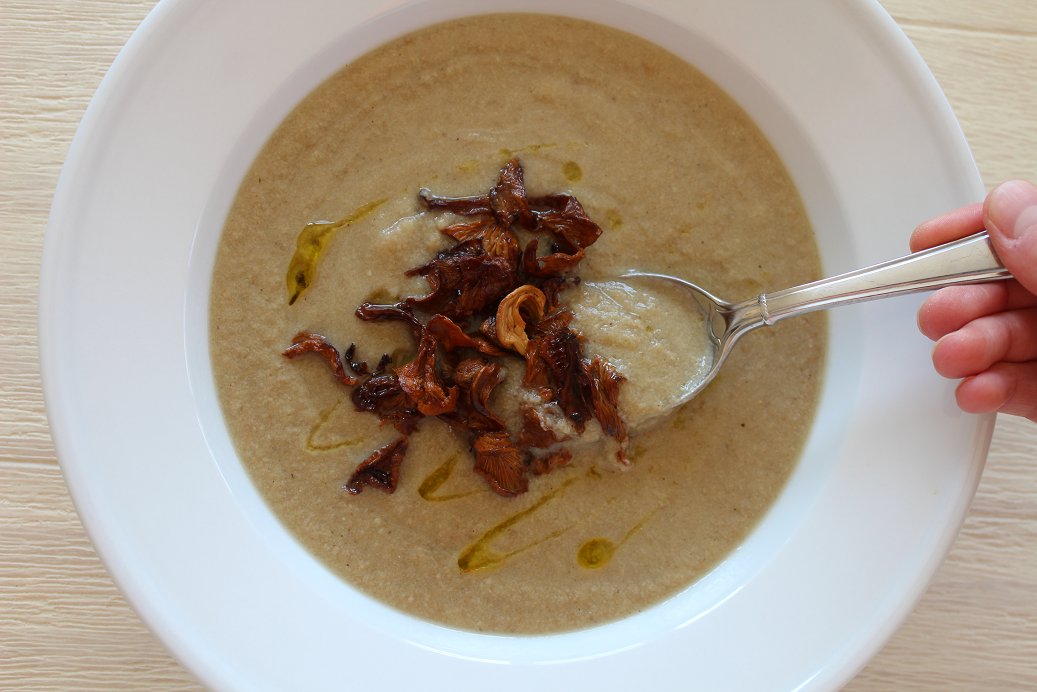 Creamy Mushroom Soup (Vegan) tastes like pure comfort food but is loaded with veggies and has no cream or half-and-half! It’s as easy as cooking onion, mushrooms, and potatoes in broth and blending until smooth with nondairy milk. The chanterelle mushrooms add both elegance and a peppery, earthy flavor.