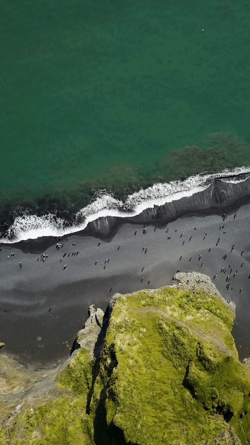 black-beach2.gif