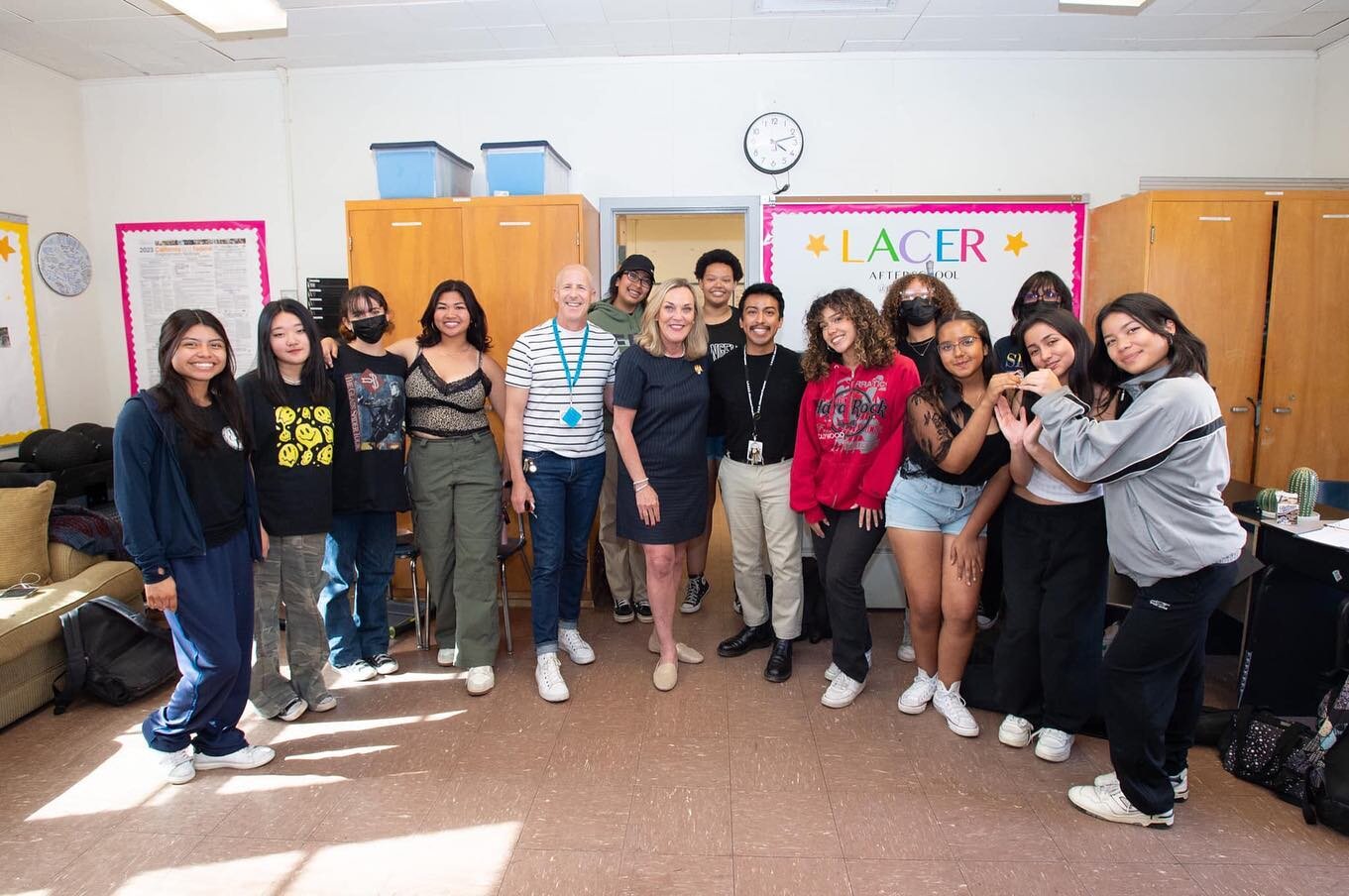 Thank you to County @supervisorkathrynbarger for coming to visit our @lacerafterschool in District 5 North Hollywood High School. #lacerafterschoolprograms #lacernhhs #northhollywood #northhollywoodhighschool