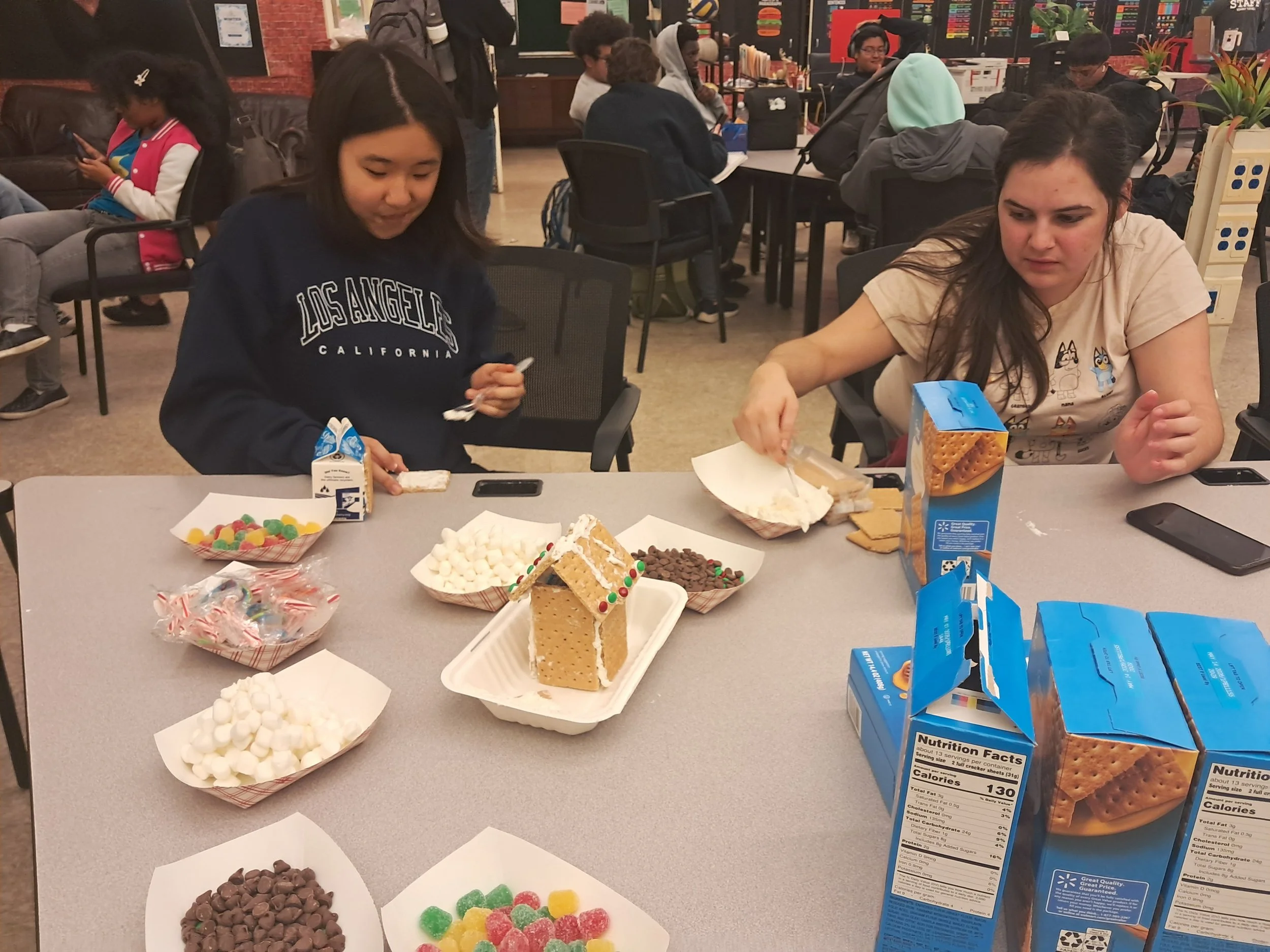 Gingerbread house (2).jpg