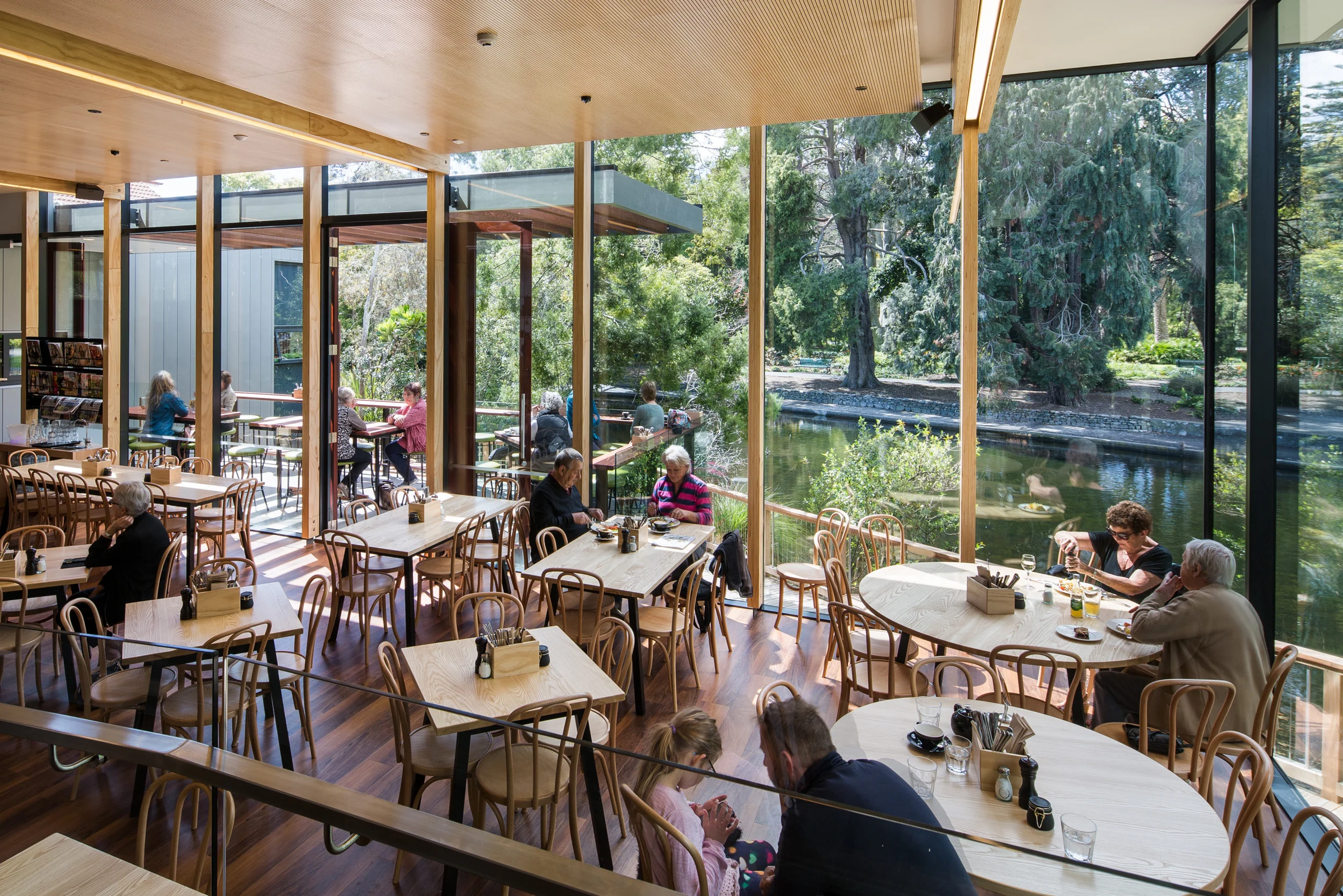 Web banner cafe.jpg