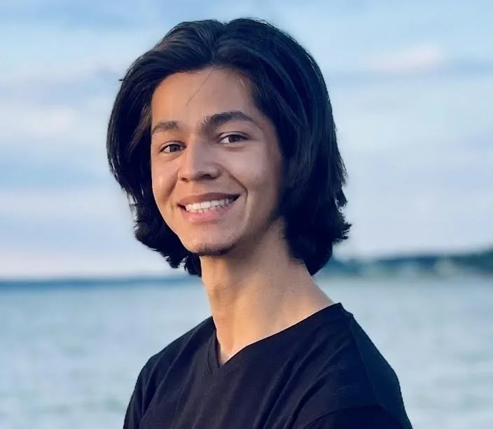 Daniel Murguia - Headshot.jpg