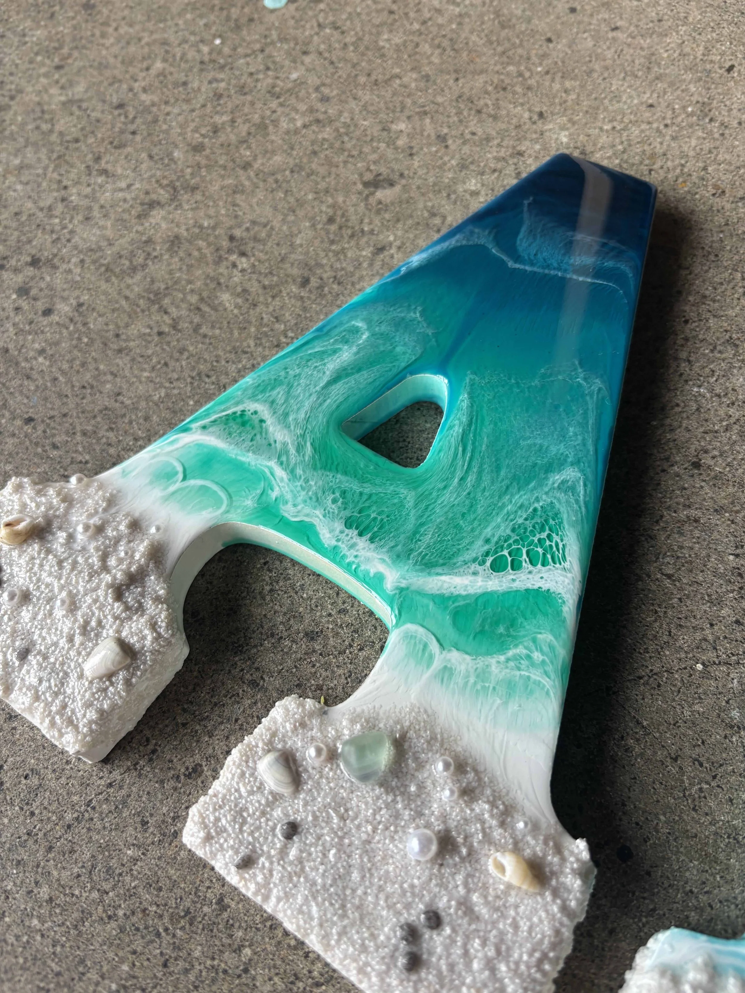 Resin Beach Pour Letters Workshop 