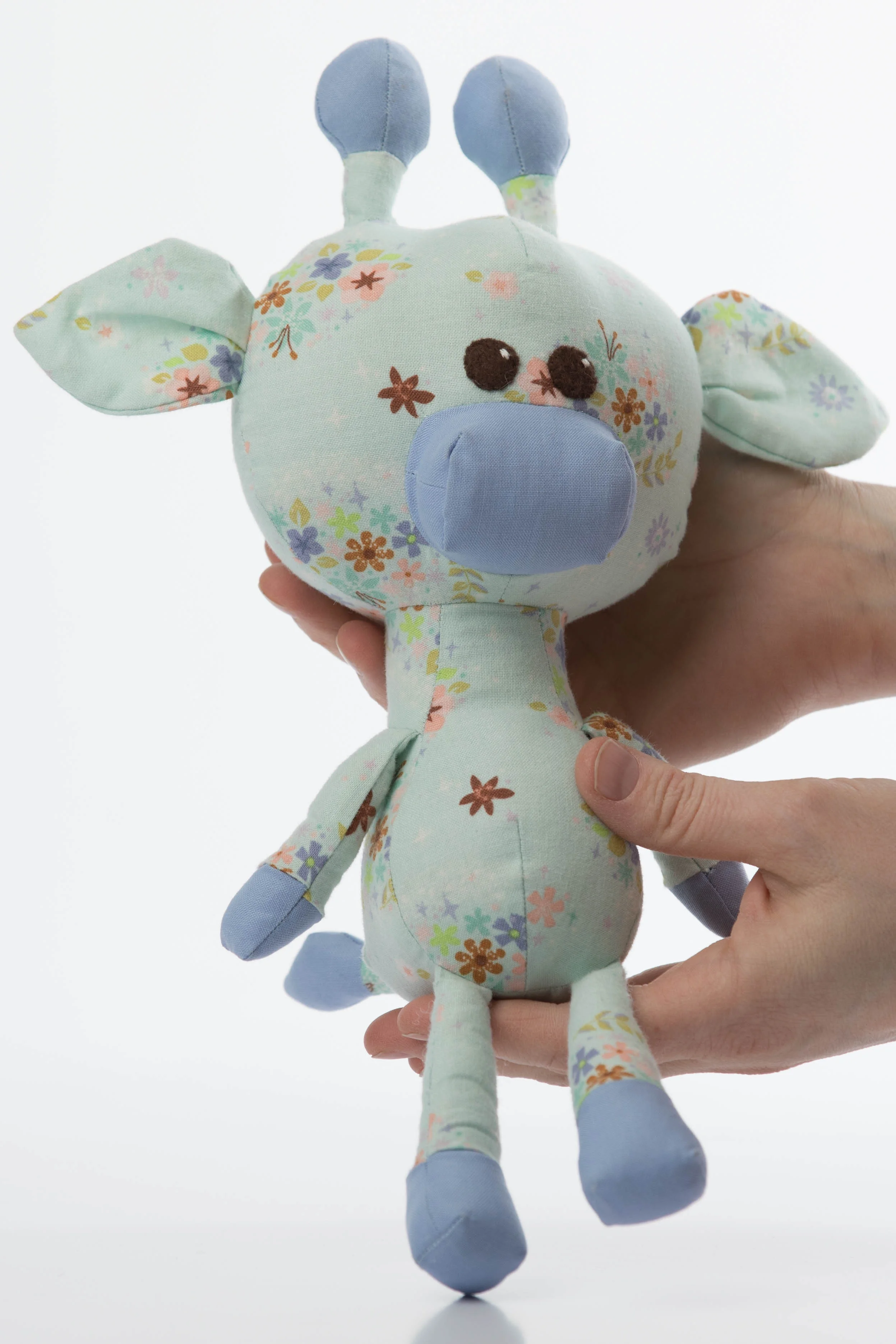 1giraffeplush.jpg