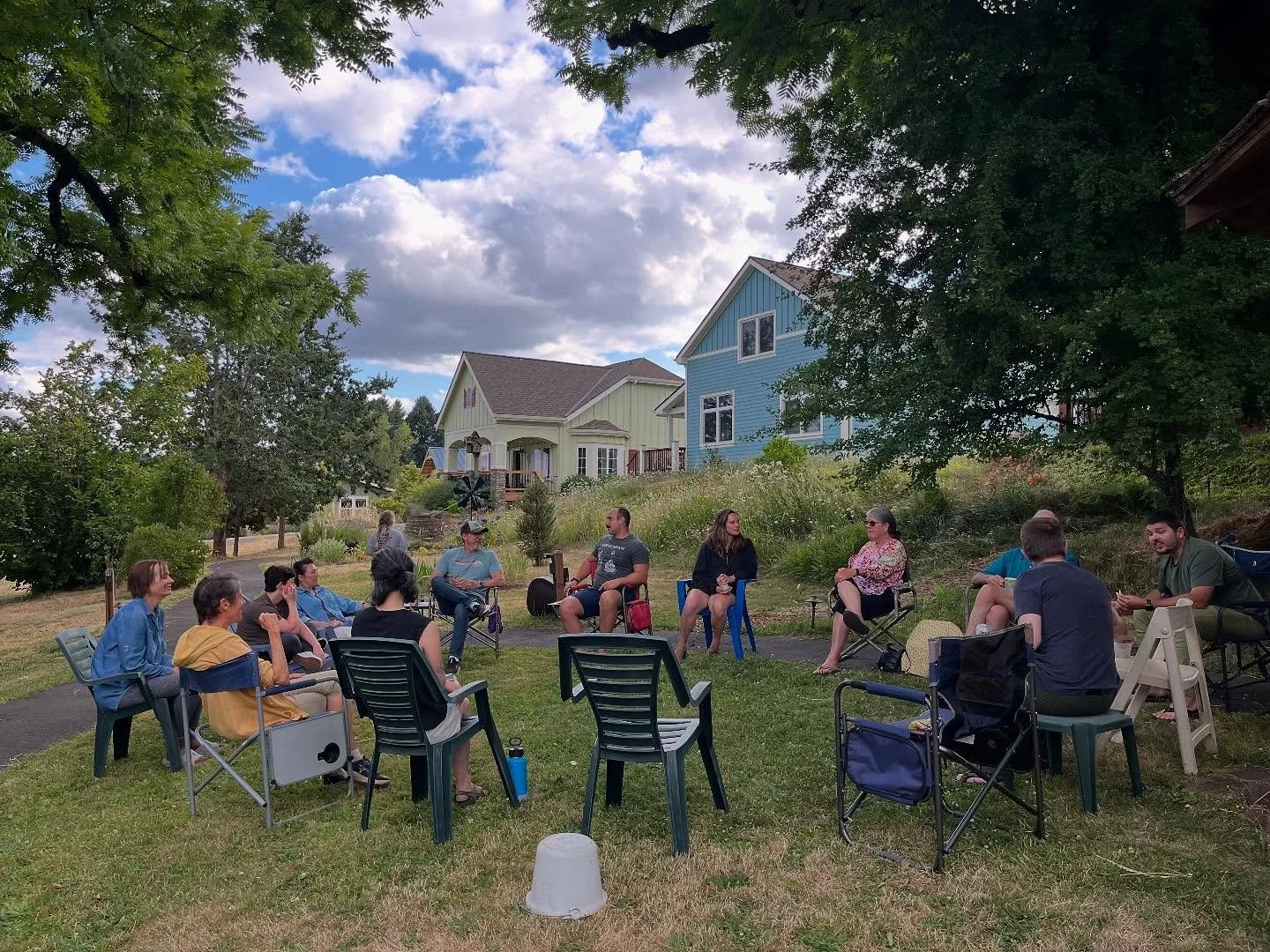 Welcoming new members is one of our favorite things at @greengrovecohousing. Each person brings new perspectives, stories, skills, and interests that enrich our community.

This summer we welcomed a few new neighbors with our typical creative flair o