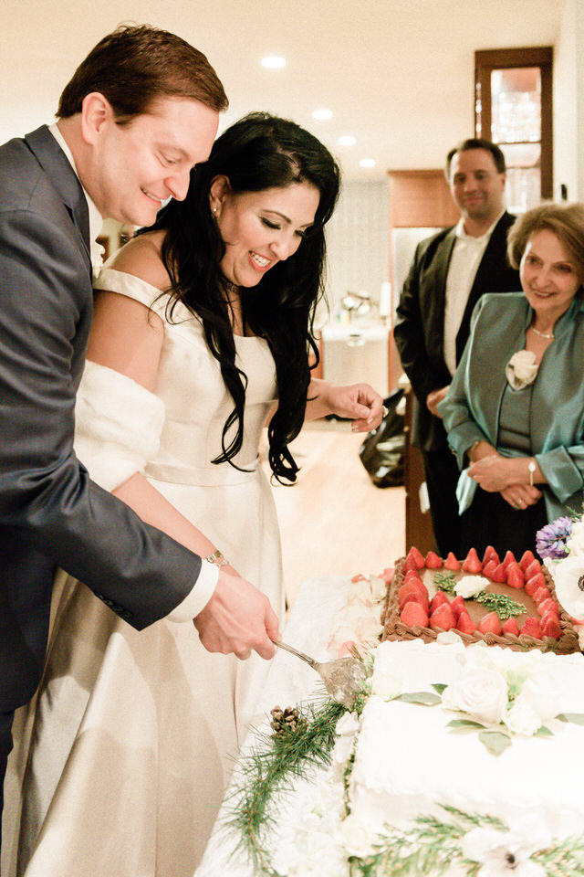 Bride and Groom Wedding Cake Seattle Enumclaw Spring Christina Servin Photographs-2.jpg