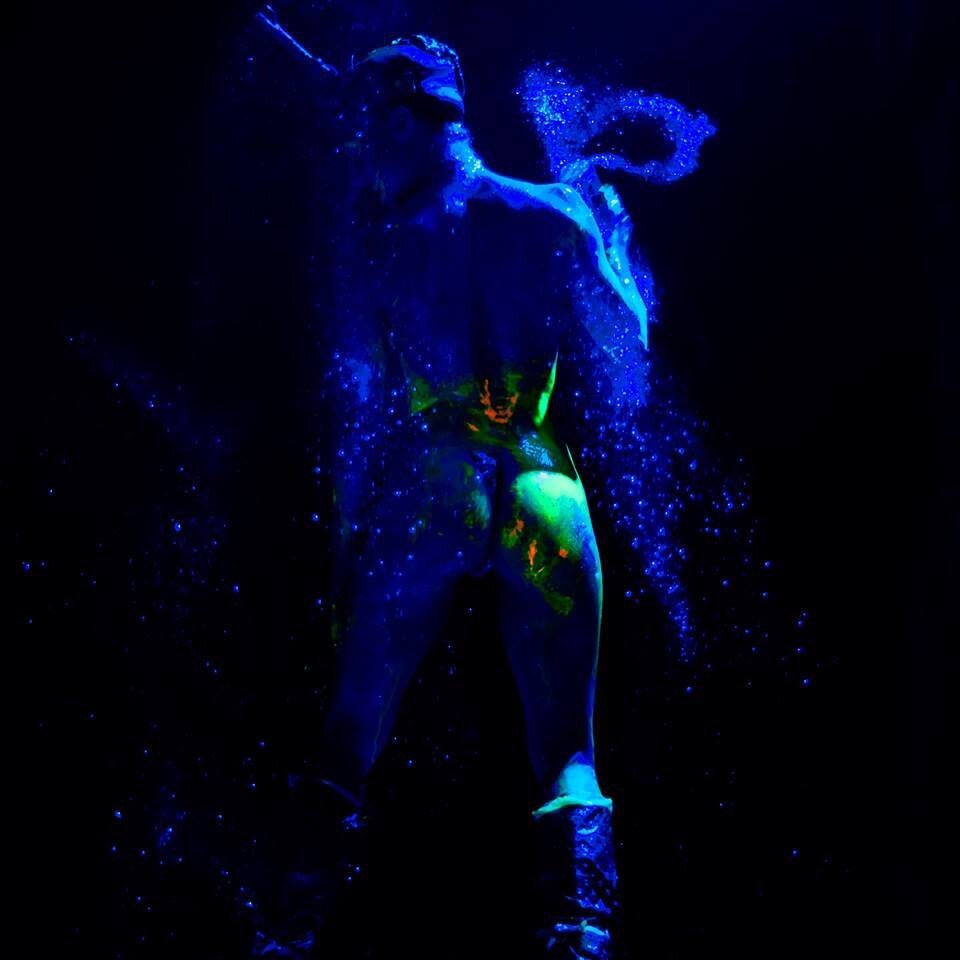 #cabaretbizarre back in 2019, dark unicorn @mishmadish on our stage showing us some magick! #noirbizarre #nofilter #darkcabaretstyle #circus #circuslife #photography #nightphotography #instamood #darkphotography #psychedelicart #swissnightlife #zuric