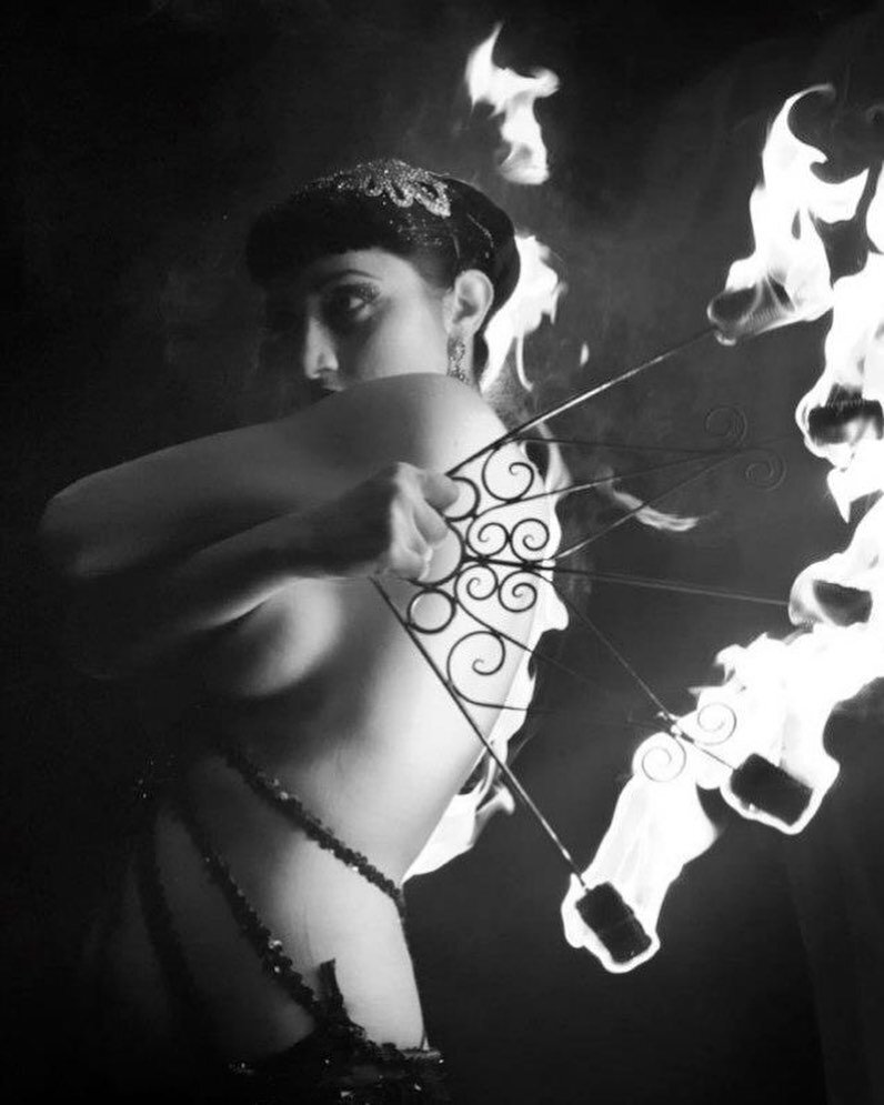 Sensual dark beauty @scarlettmartini on our #cabaretbizarre stage many moons ago! Let&lsquo;s keep the fire burning, against all odds! #noirbizarre #blackandwhitephotography #darkaesthetic #darkcabaret #fireshow🔥 #circuslife #happydays #decadence #b