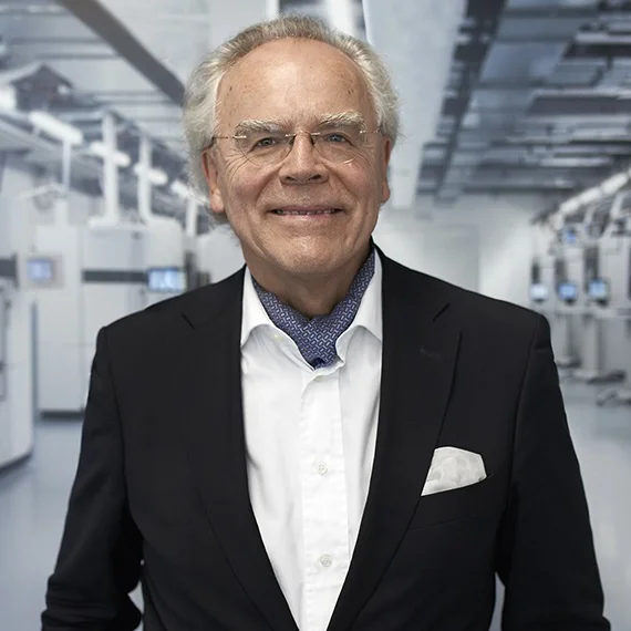 Dr. Hans J. Langer