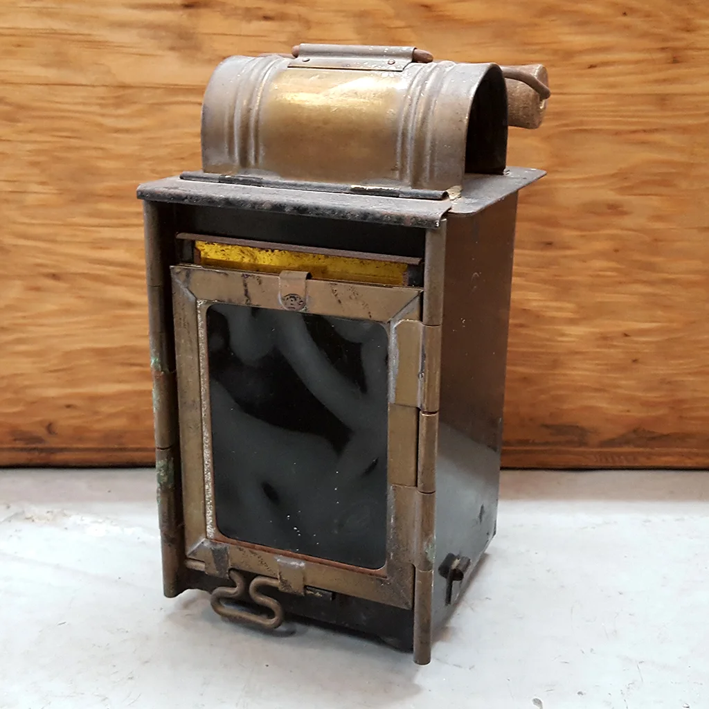 1236 Railway Lamp.jpg