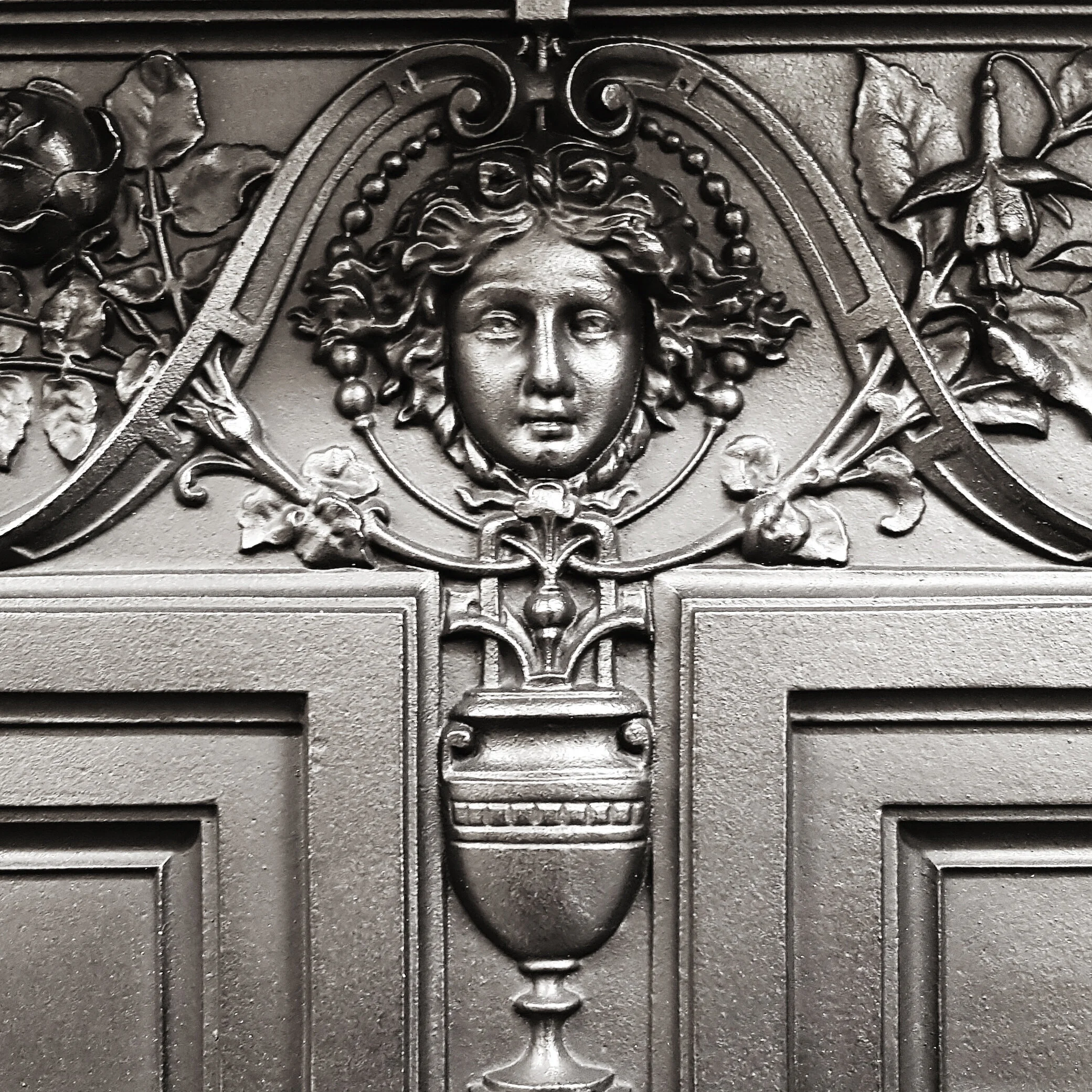 1423 Cast Iron Combination Fireplace Closeup.jpg