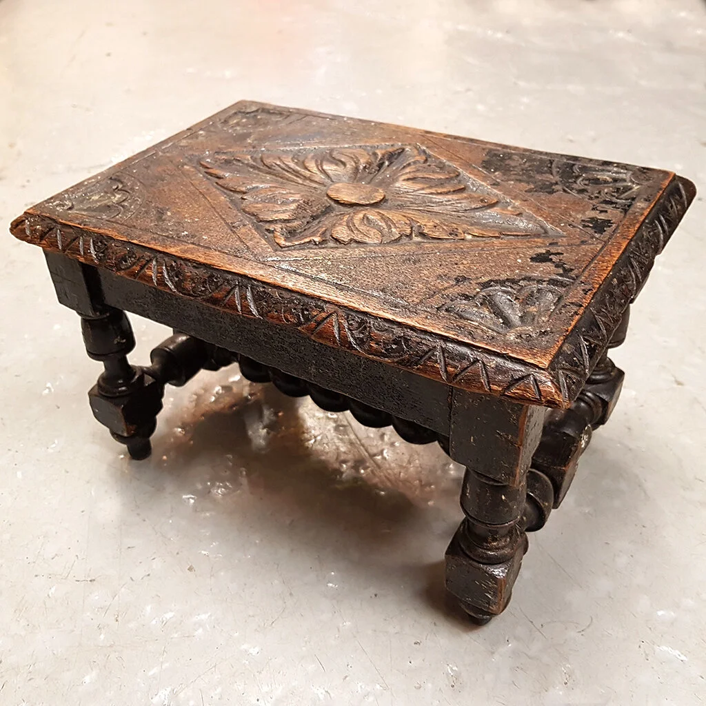 1431 Footstool.jpg