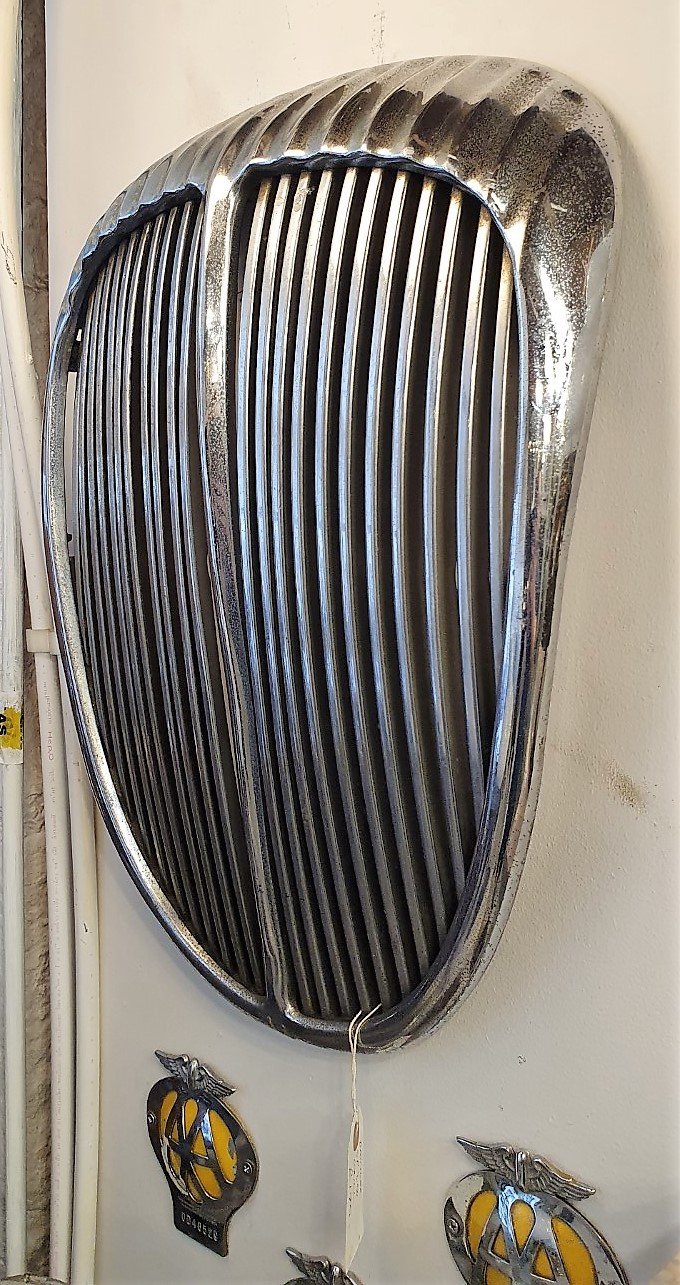 "originaldaimler 250 V8 radiator grille 1960s classic car part