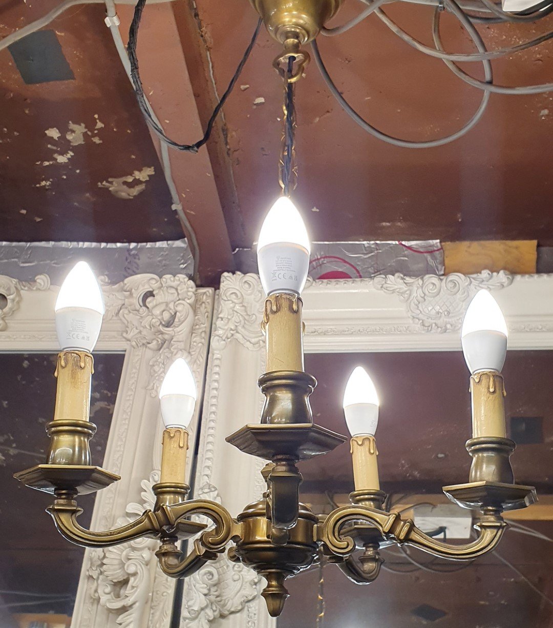 Salvaged 5 arm chandelier 0540