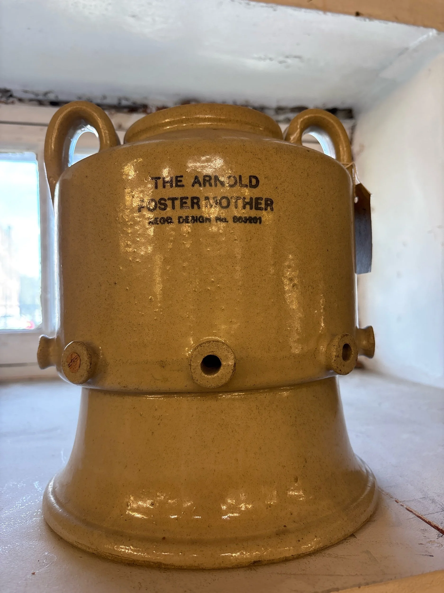 antique Arnold Foster mother ceramic infant feeder, early 20th century medical nursing aid.