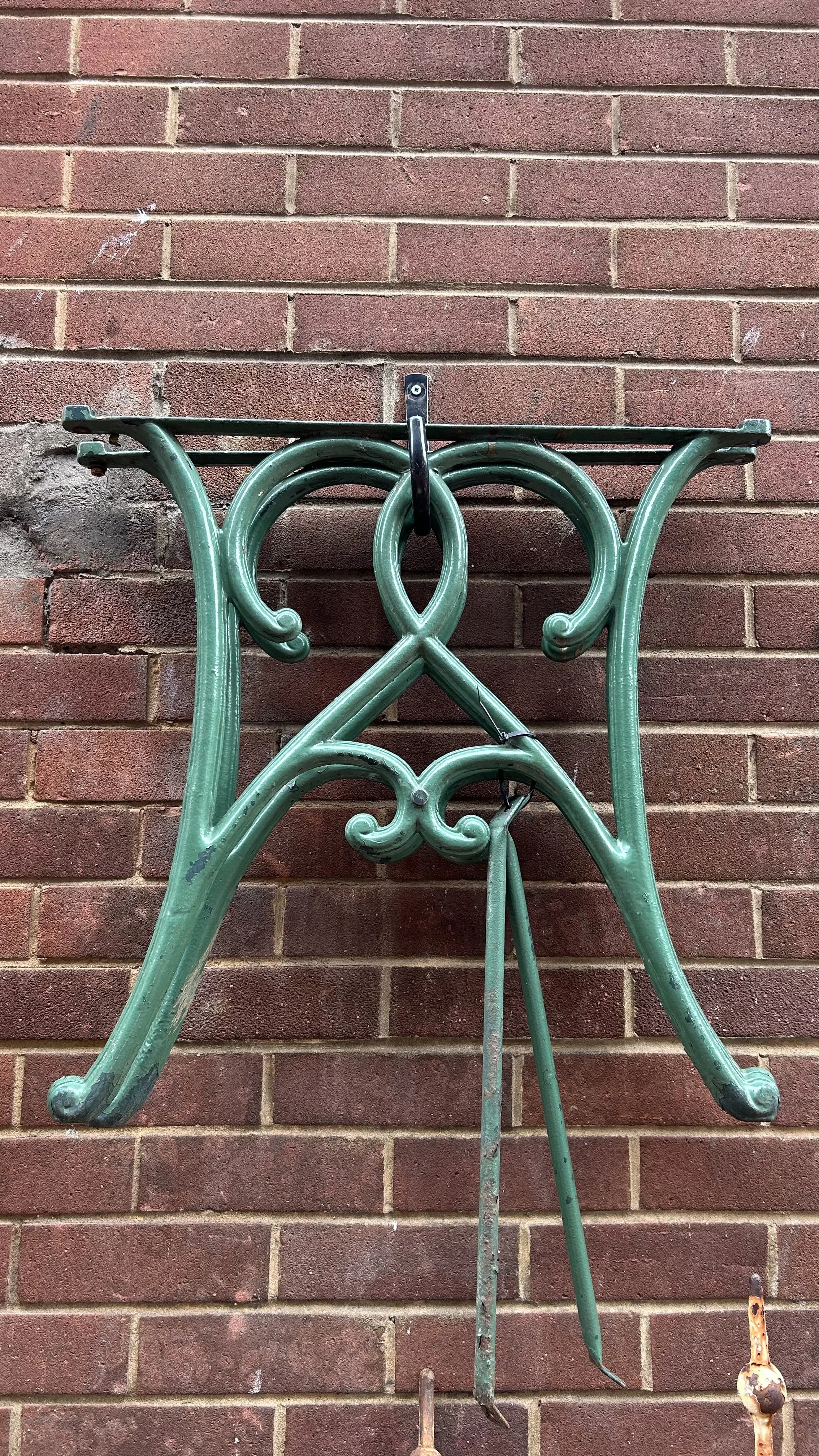K225 Garden table ends