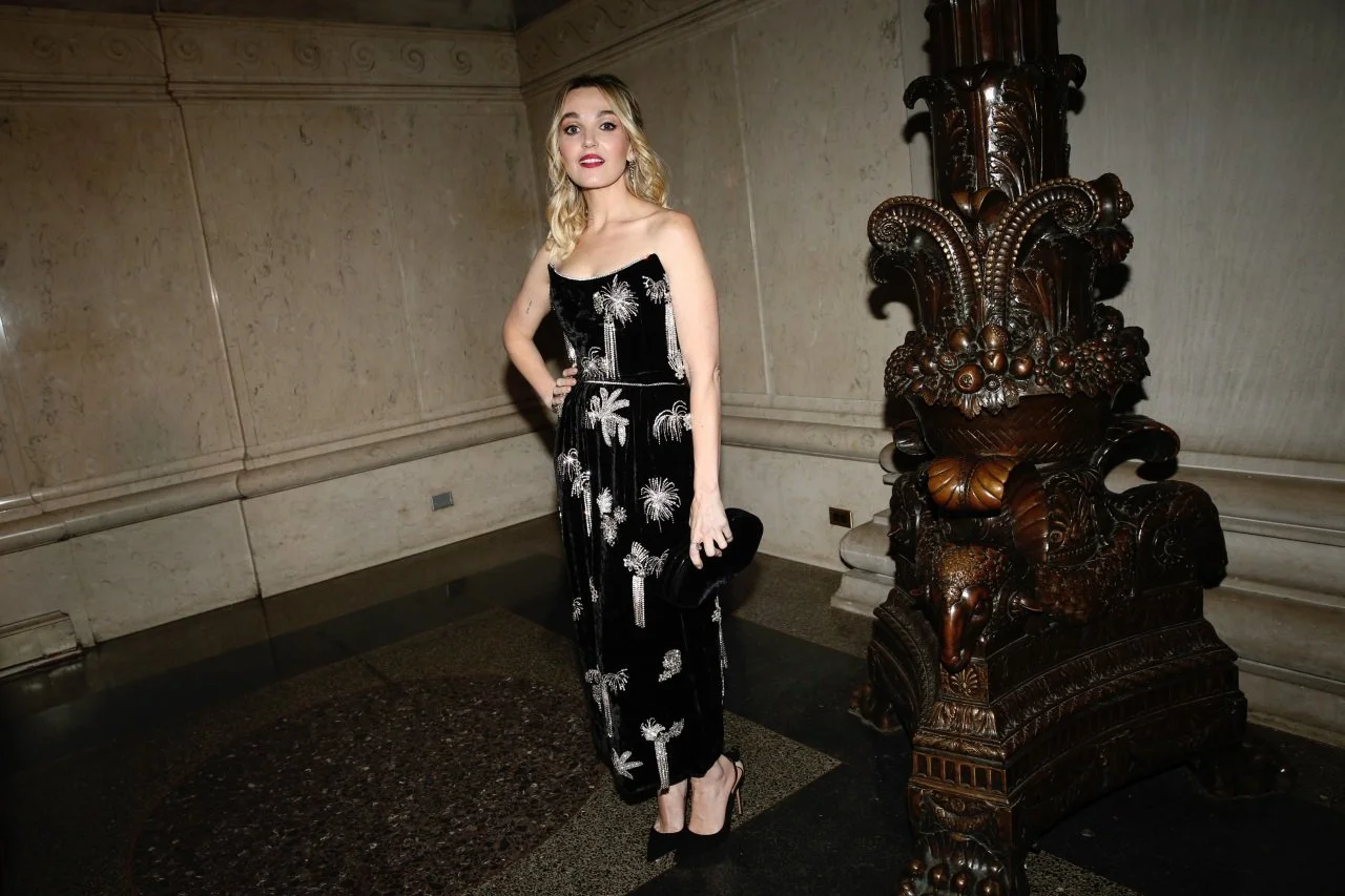  Chloe Fineman in Markarian 