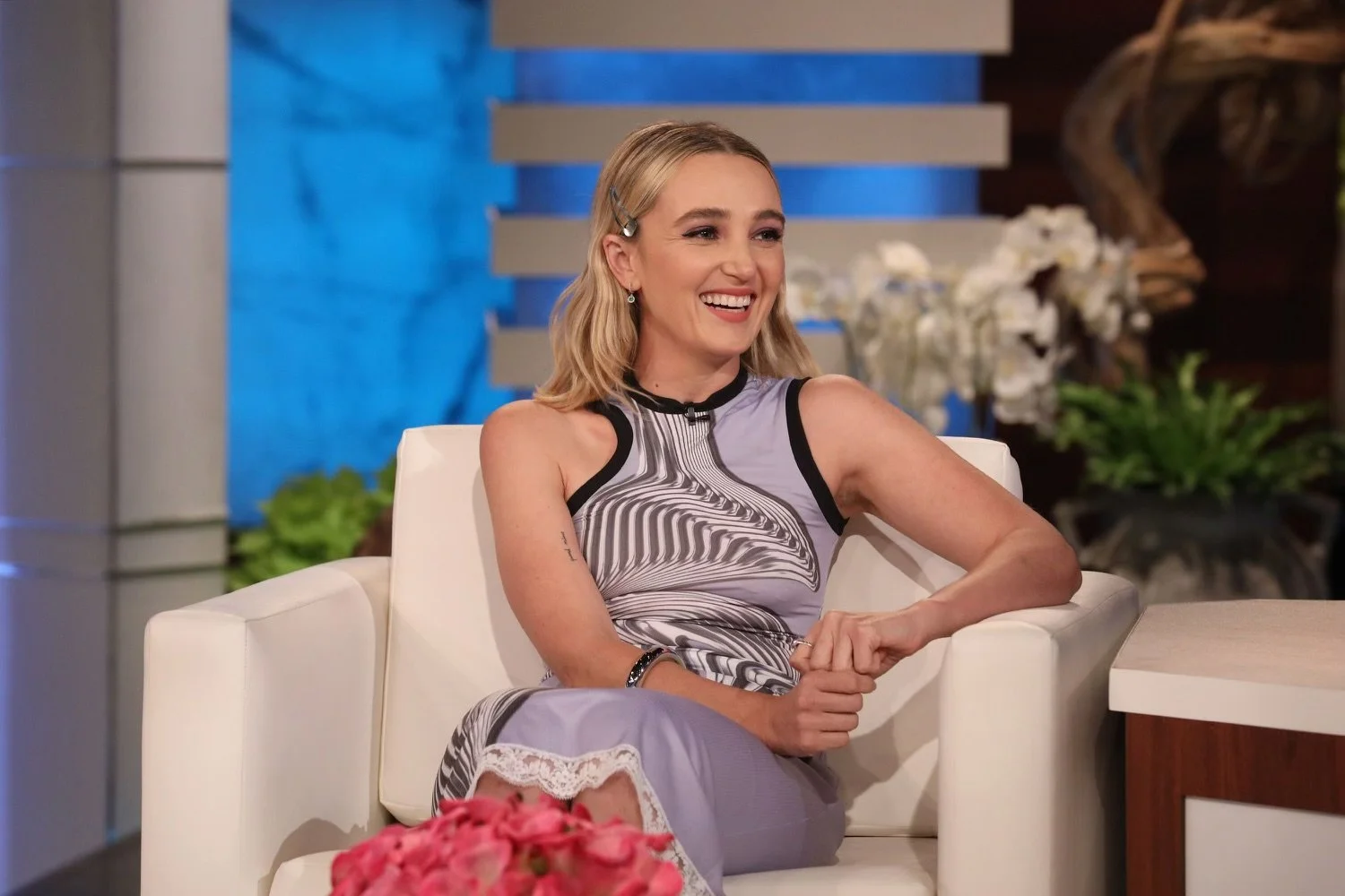  Chloe Fineman in Maisie Wilen for Ellen 