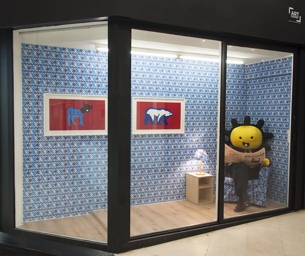 Installation view in the Art Contest window at Galerie Rivoli, Brussels Gallery Weekend, 2017