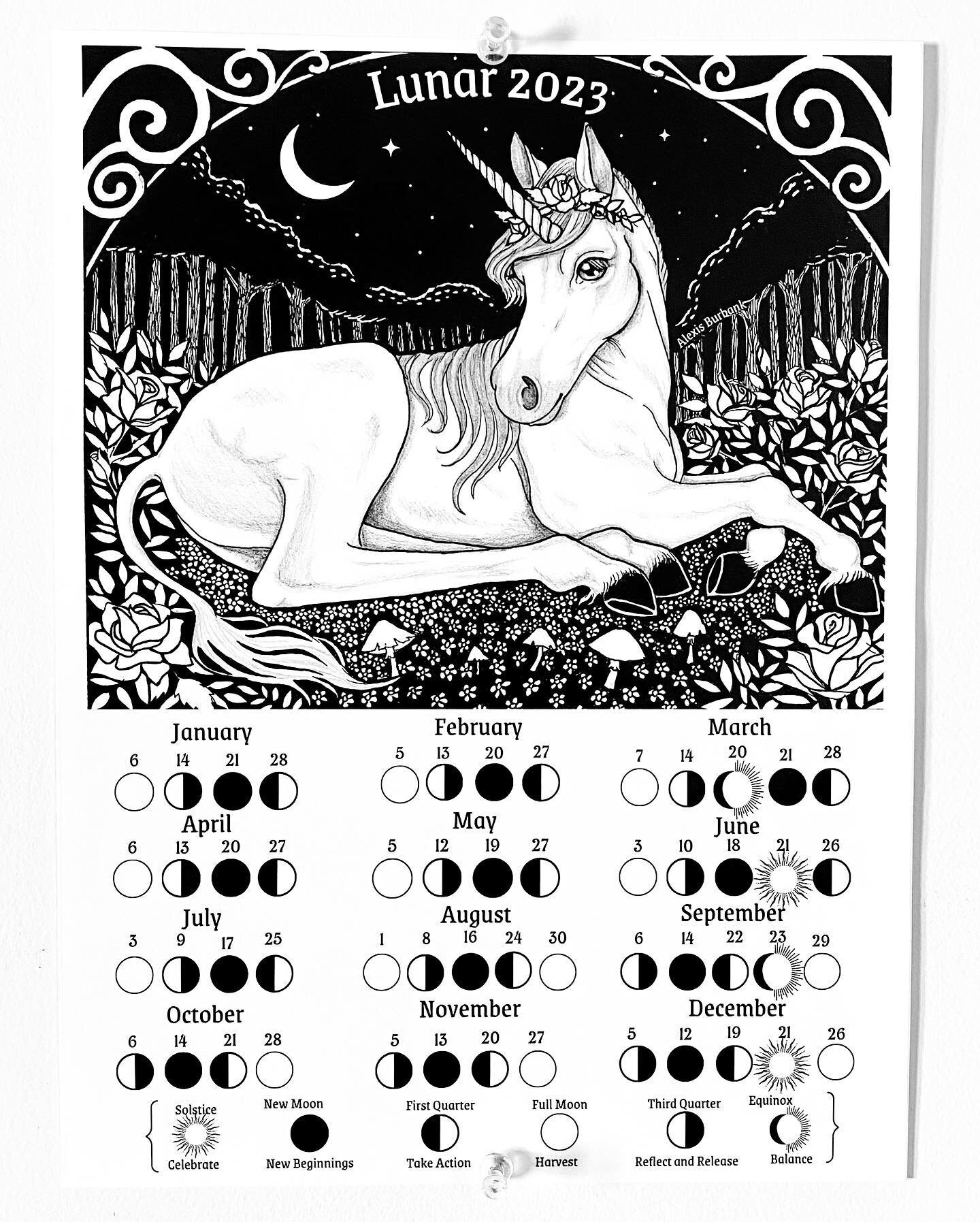 2023 Lunar Calendars hot off the press, just in time for the @oddandunusualshow next weekend! For those who cannot make it and would like one, you can order them directly through me or my Etsy shop.

#lunarcalendar #2023 #moonphases #unicorn #crow #r