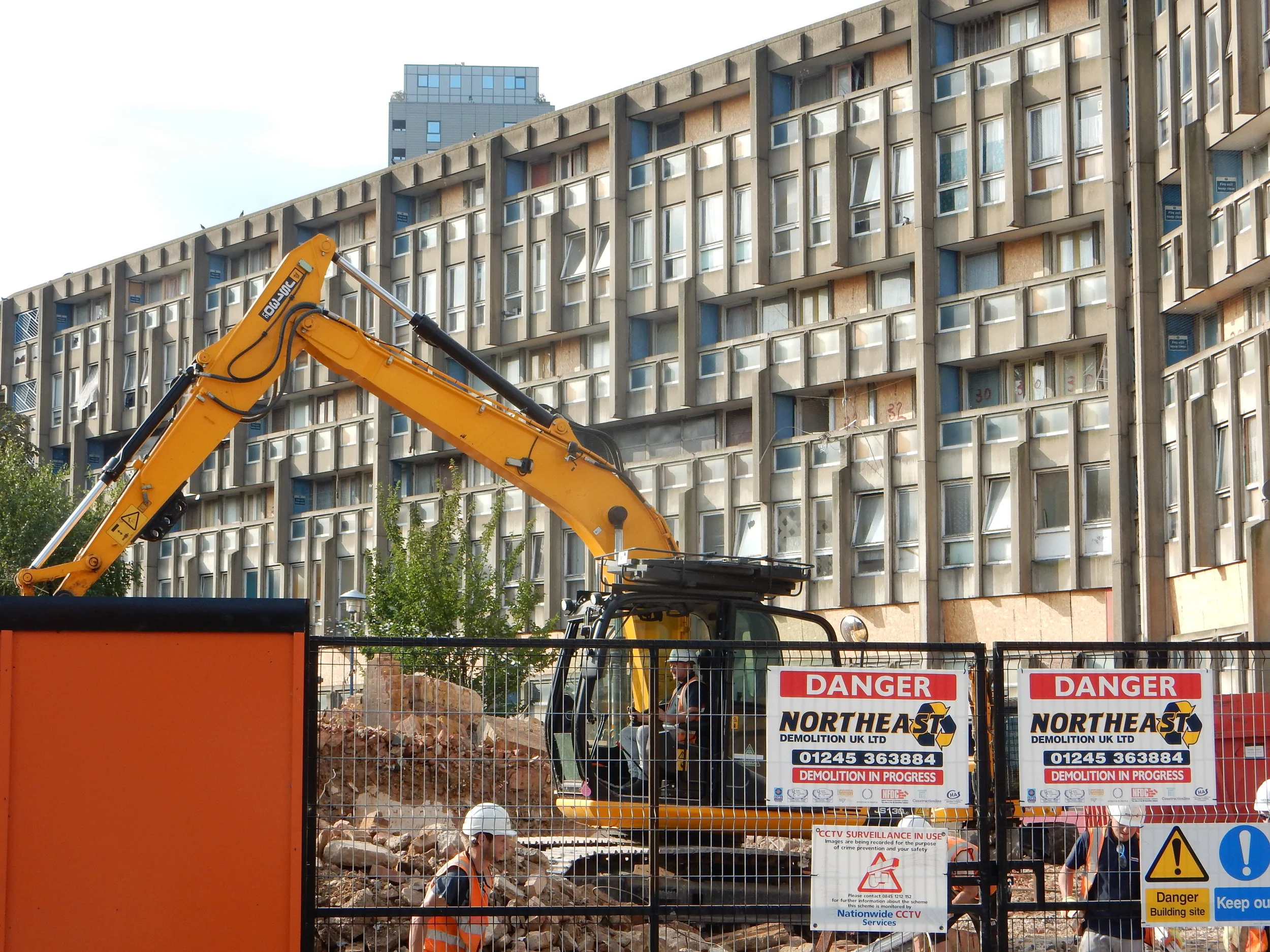 RHGDemolitionandThamesmead 002.jpg