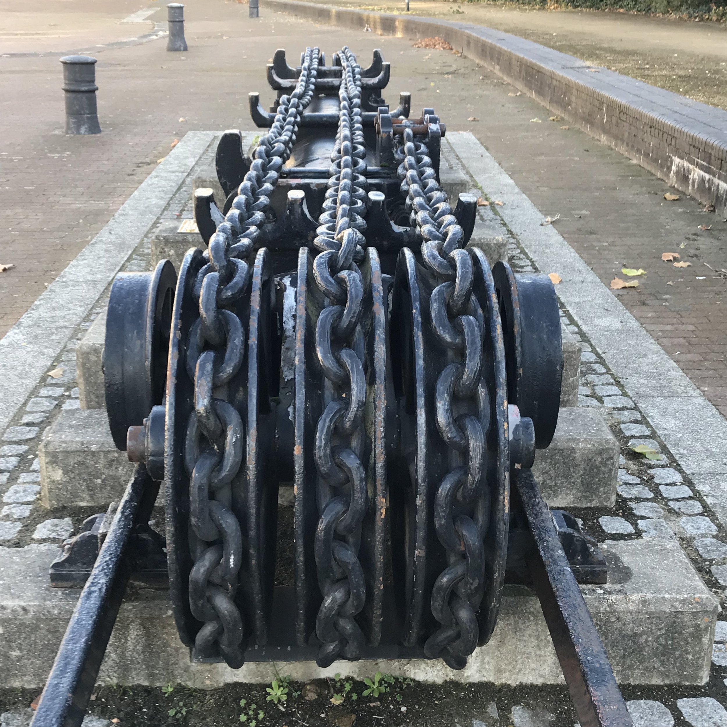 Hydraulic Ram, Millwall Dock Entrance Lock