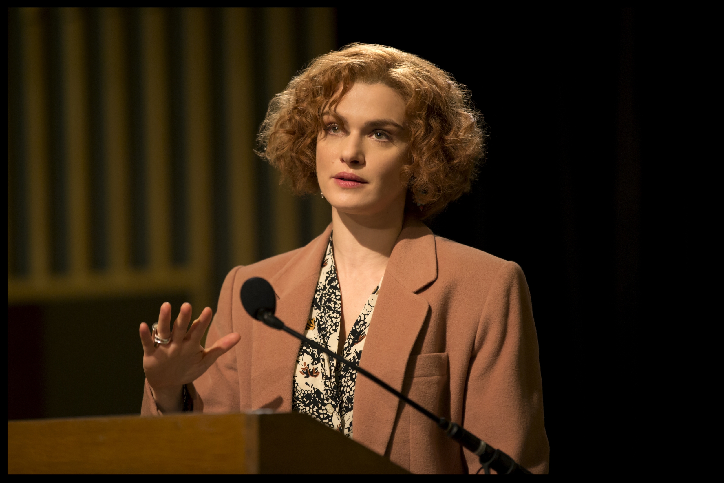 Rachel Weisz stars as acclaimed writer and historian Deborah E. Lipstadt in DENIAL , a Bleecker Street release. Credit: Laurie Sparham / Bleecker Street
