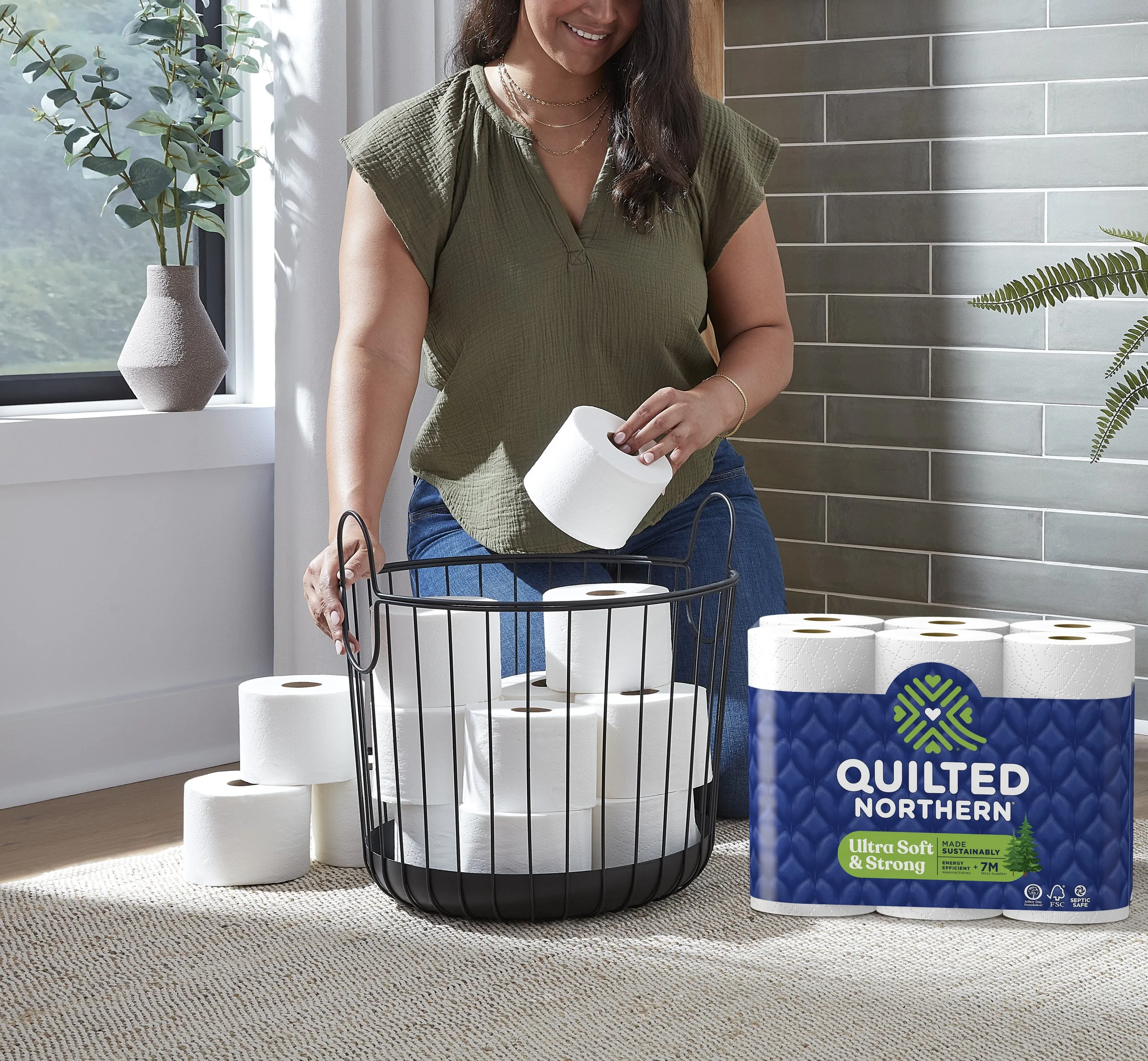 1268048-QN-LIfestyleImagePackagingUpdate_QNUSS_18M_Hero_Bathroom_2024.jpg