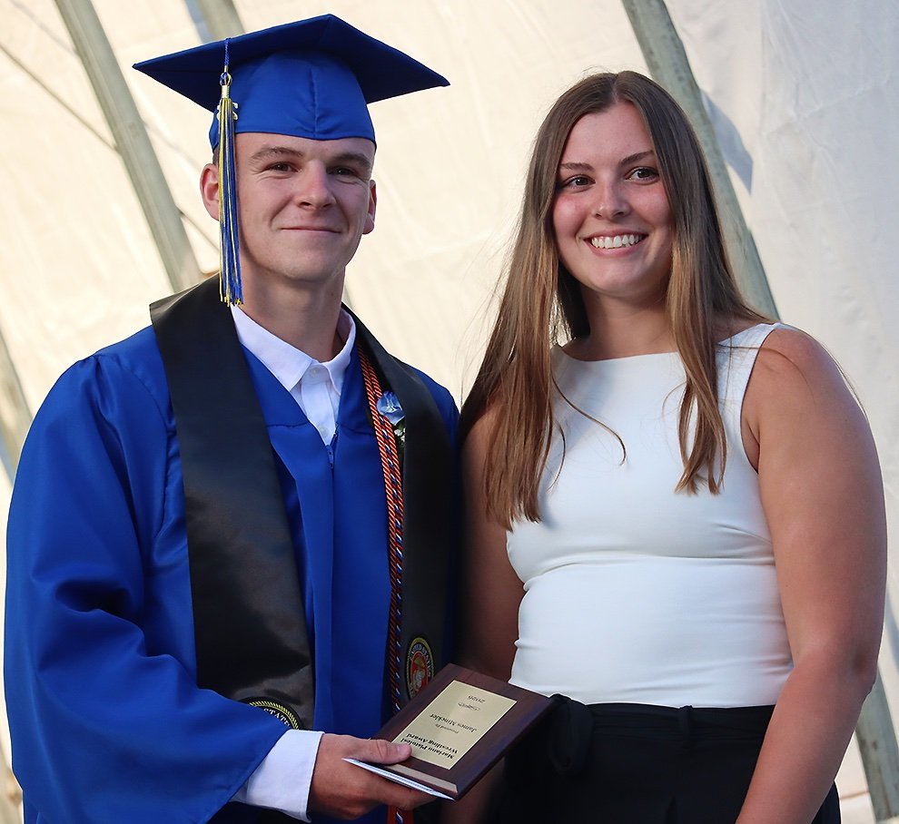 FRONT _ GRAD GOUV 3 pic copy.jpg