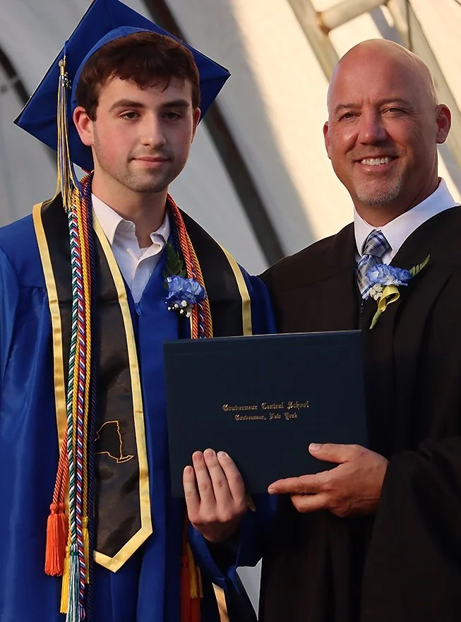 FRONT _ GRAD GOUV 7 pic copy.jpg