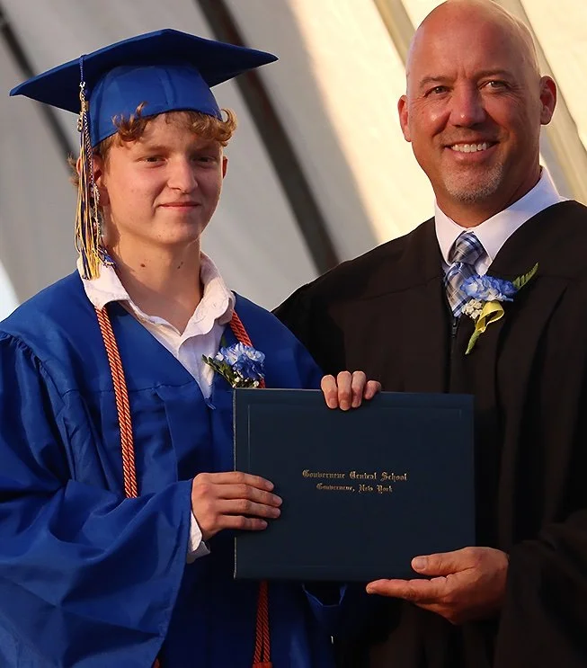 FRONT _ GRAD GOUV 16 pic copy.jpg
