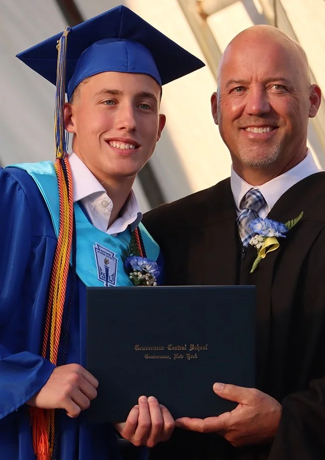 FRONT _ GRAD GOUV 18 pic copy.jpg
