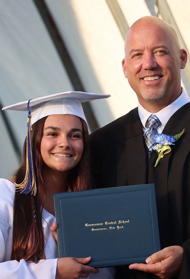 FRONT _ GRAD GOUV 20 pic copy.jpg