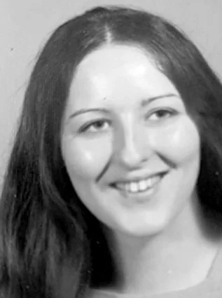 OBIT _ Lisa Cole pic copy.jpg