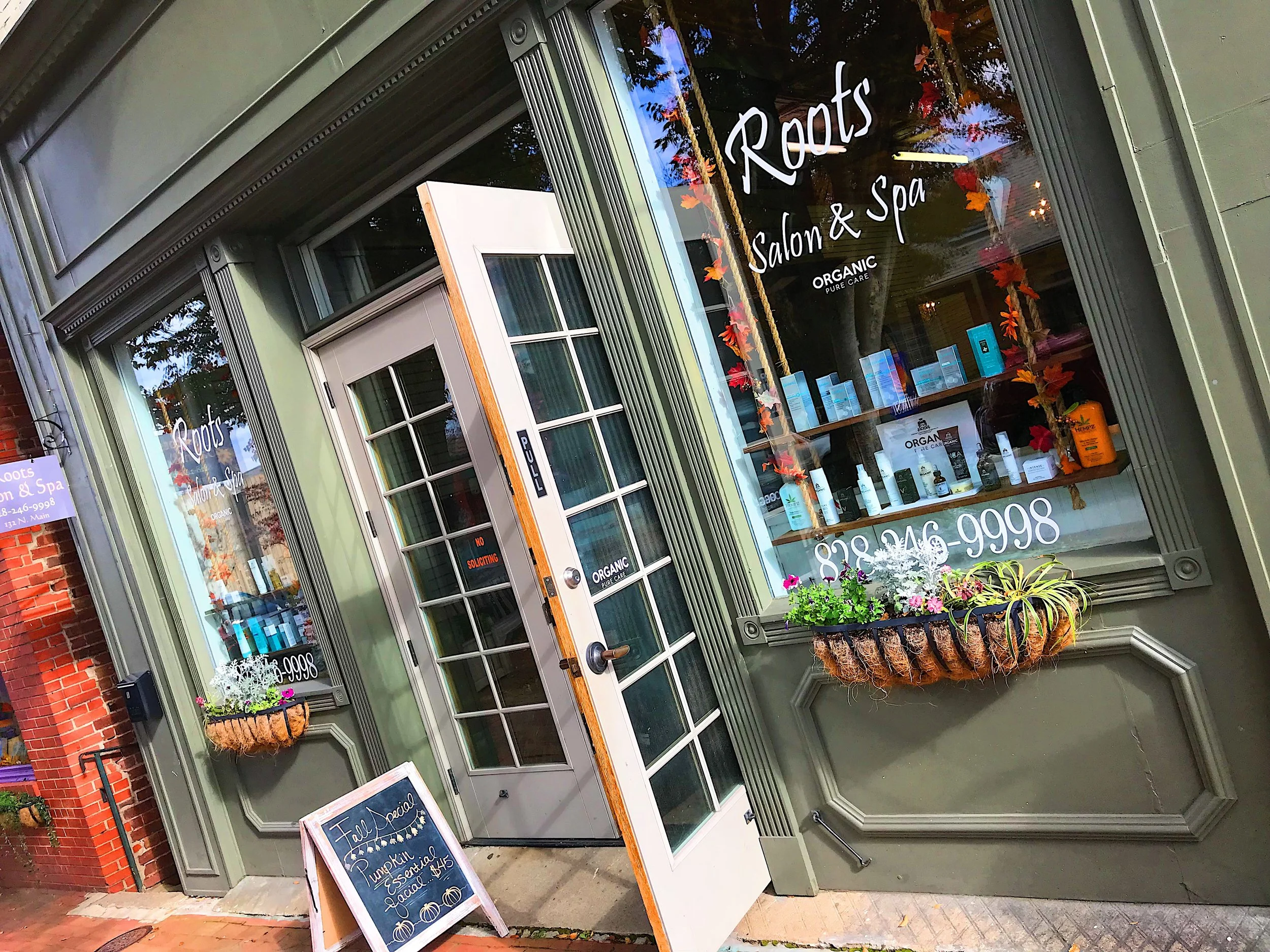 salon front 1.JPG